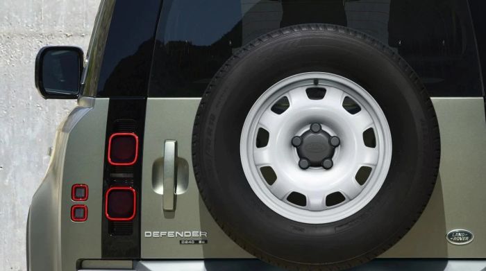 LR143917 - Land Rover 18" Steel, Style 5093, Fuji White 
