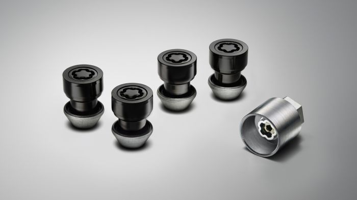 Black Locking Wheel Nut Kit